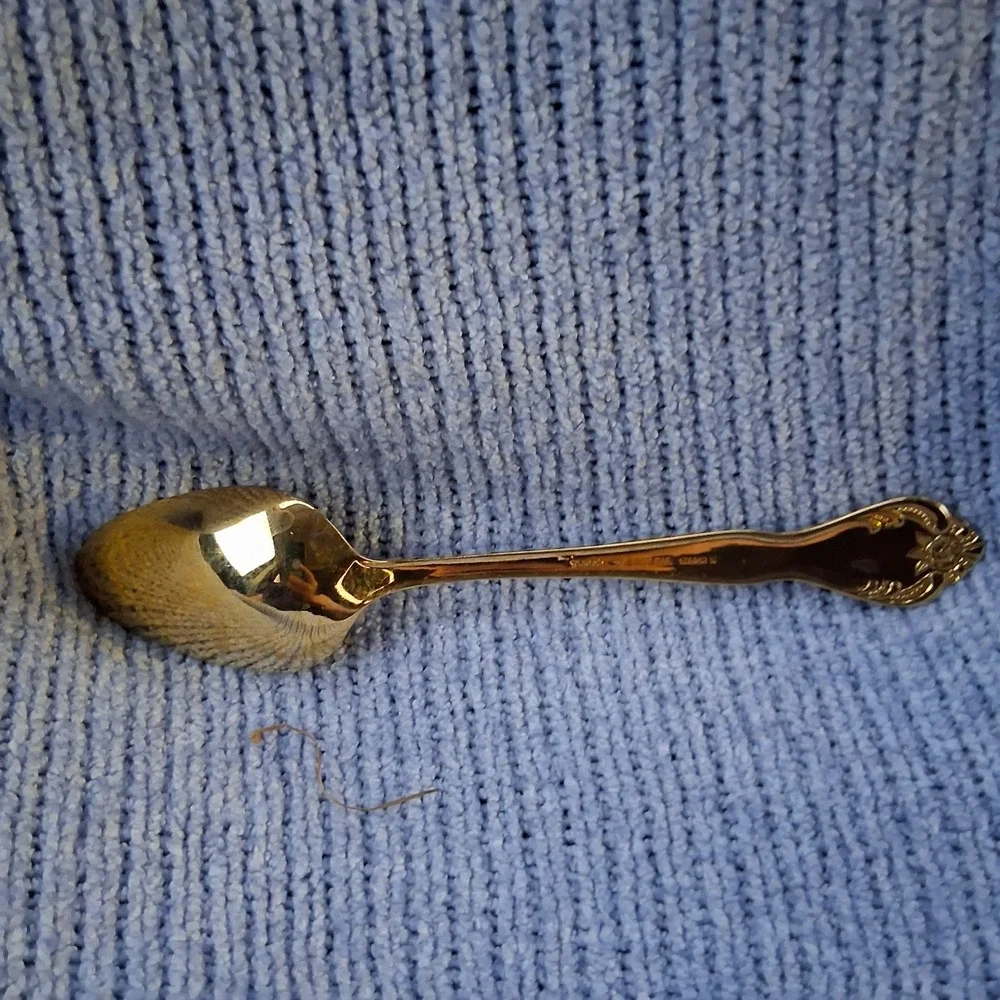 Vtg Rogers Stainless Korea Gold Tone Teaspoon Ornate Floral Pattern Flatware